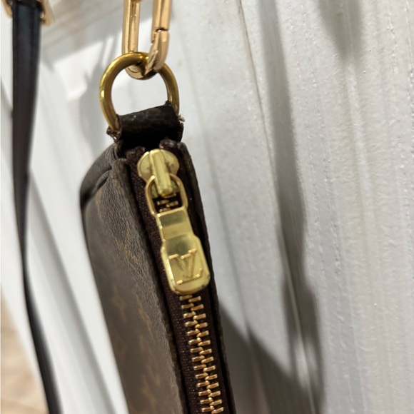 Louis Vuitton Pochette Monogram - Picture 2 of 7